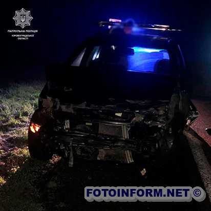 На Кіровоградщині водій в'їхав у відбійник (ФОТО)